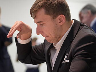 Russian chess grandmaster Karj...